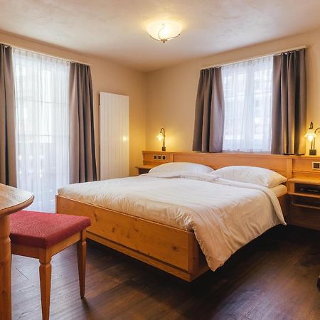 Guesthouse By The Rex Zermatt Ngoại thất bức ảnh