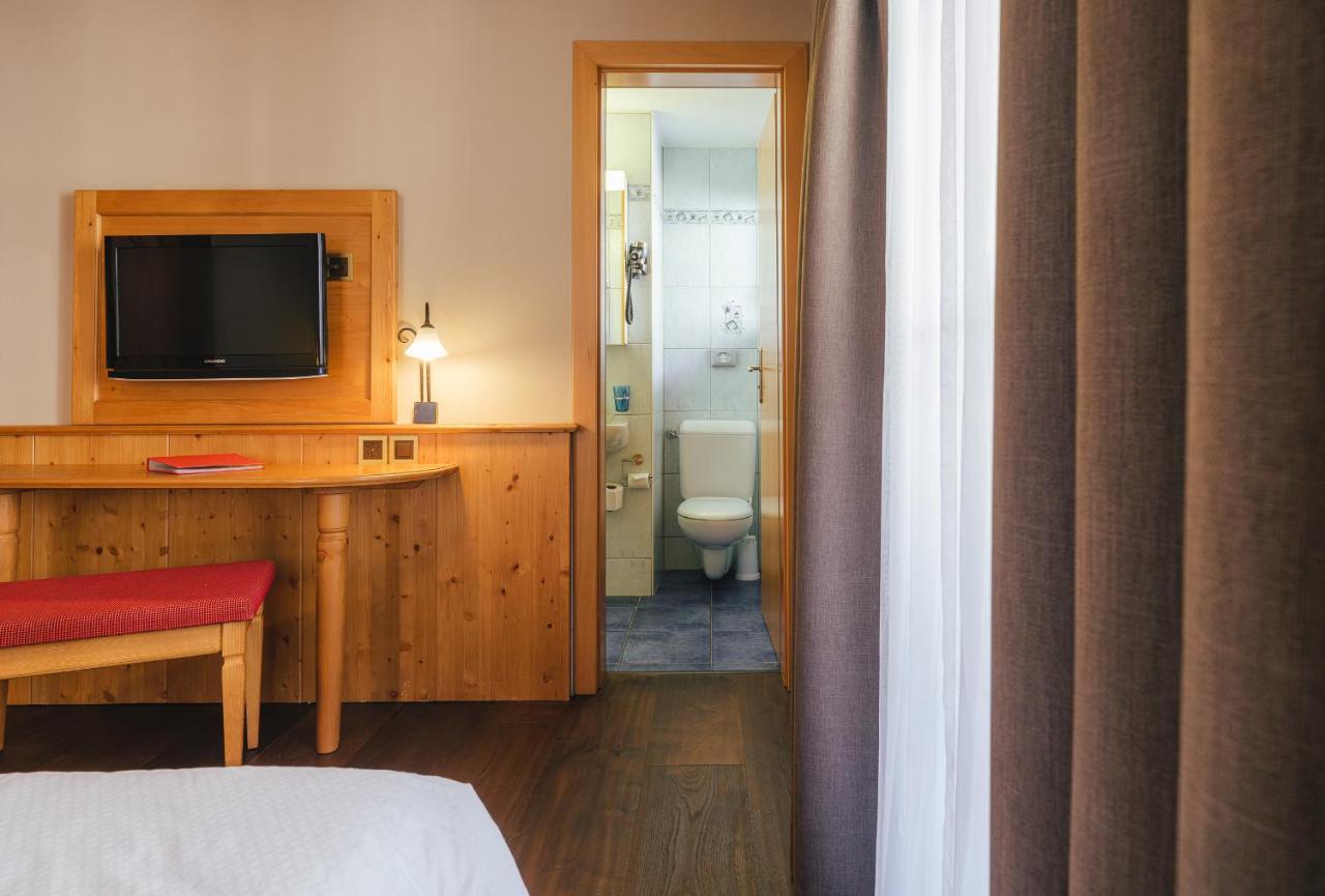Guesthouse By The Rex Zermatt Ngoại thất bức ảnh