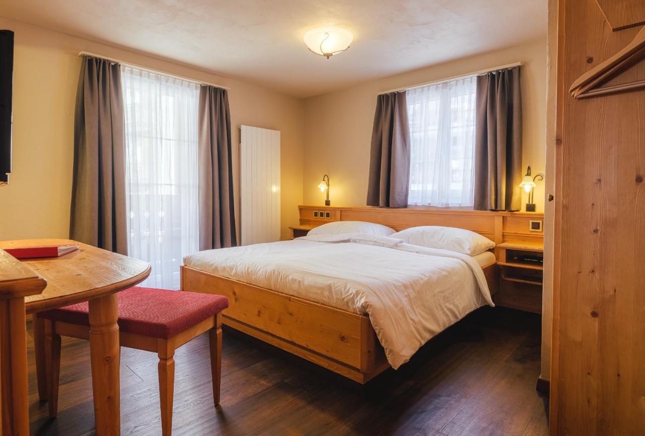 Guesthouse By The Rex Zermatt Ngoại thất bức ảnh