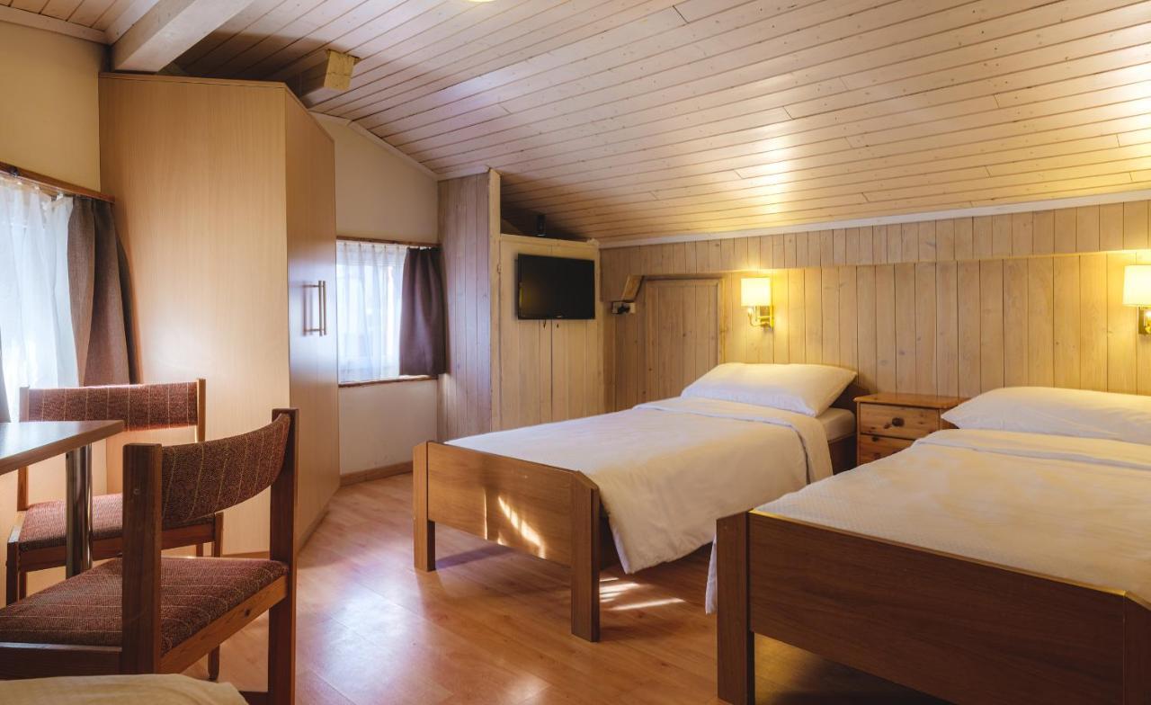 Guesthouse By The Rex Zermatt Ngoại thất bức ảnh